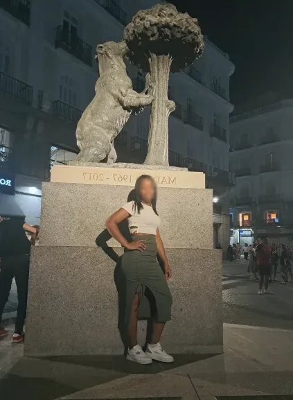 Amira, 34