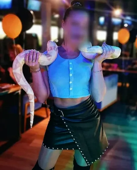 Antonia, 40