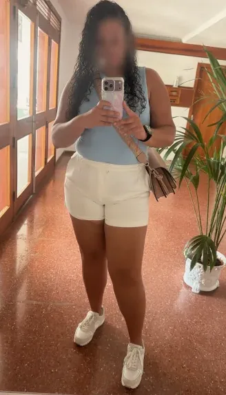 Emma, 33