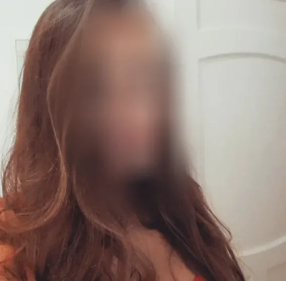 Fiona, 28
