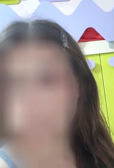 Helena, 33