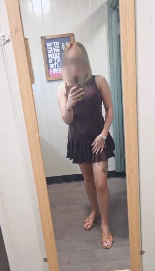 Lilly, 36