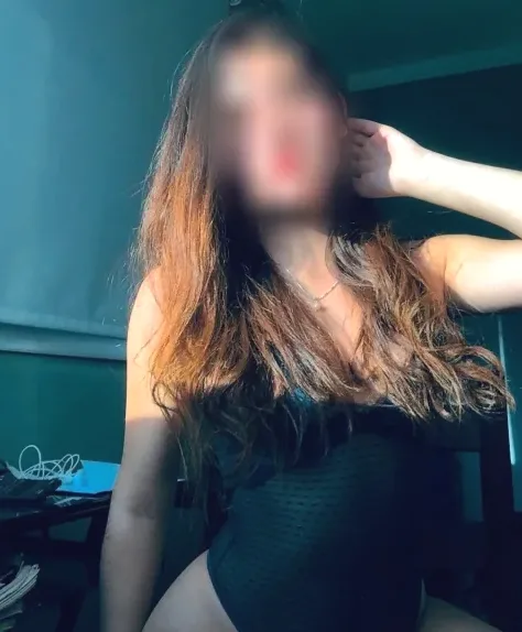 Nadja, 32