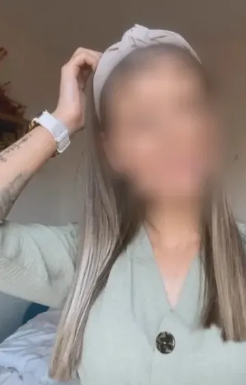 Sabrina, 26