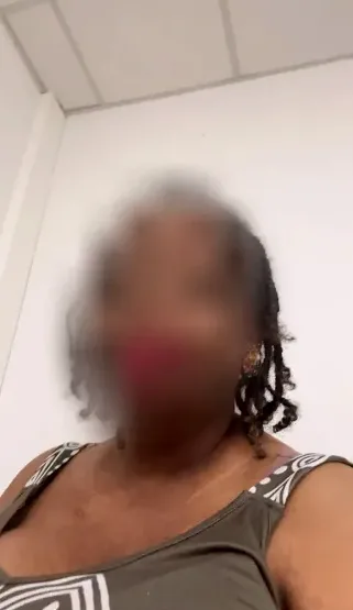 Selina, 32